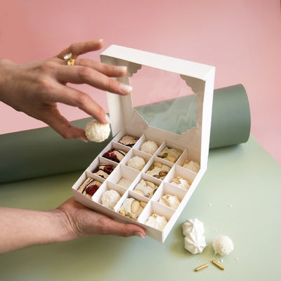5pk White 16 Cavity Treat Box With Window & Insert (150x150x30mm)