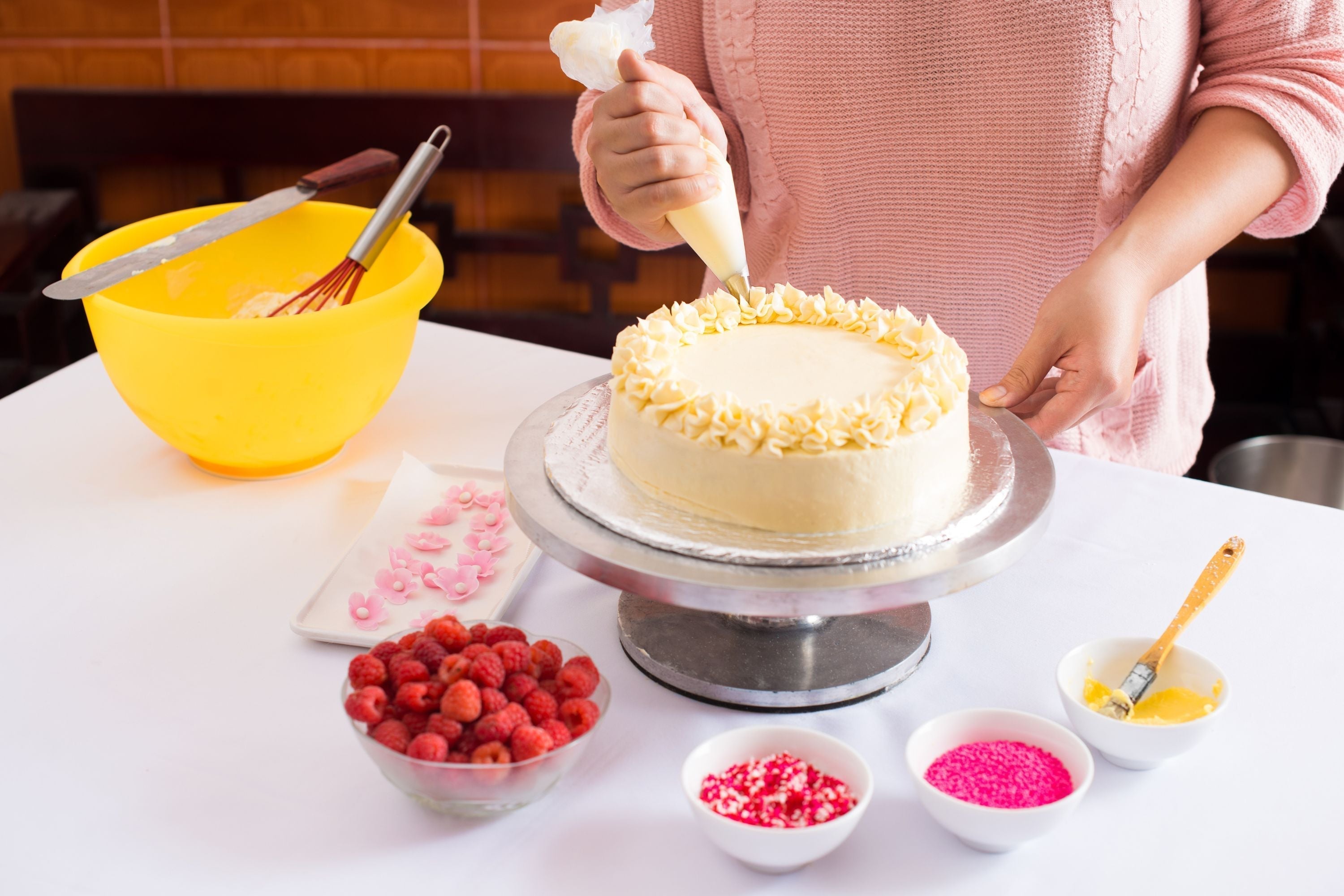 The Best Tools for Cake Decorating at Home